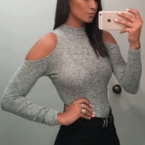 CHARLOTTE RUSSE Cold Shoulder Turtleneck Bodysuit